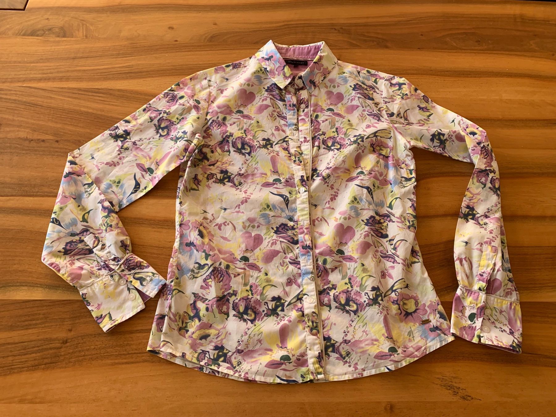 Tommy Hilfiger Camicette: TOMMY HILFIGER wunderschöne bunt Bluse/Hemd Gr. 6 – Nuovo (secondo la descrizione) da Meiringen venduto da snahhanssnah
