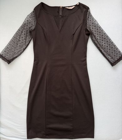 Élégante robe Naf Naf, taille XS, manches transparentes