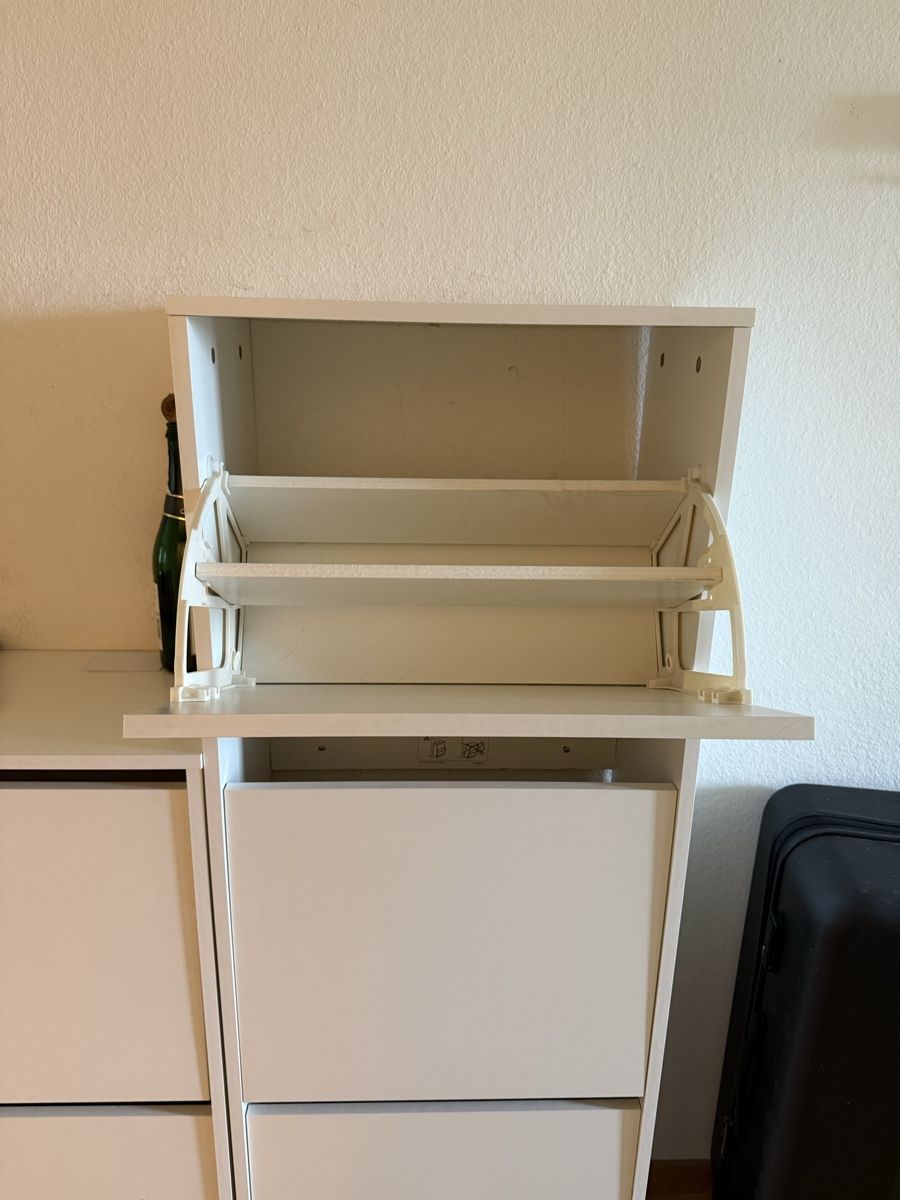 Regale: Wall-Mounted Shoe Cabinet – Gebraucht aus Zürich von mag_pj2p 1
