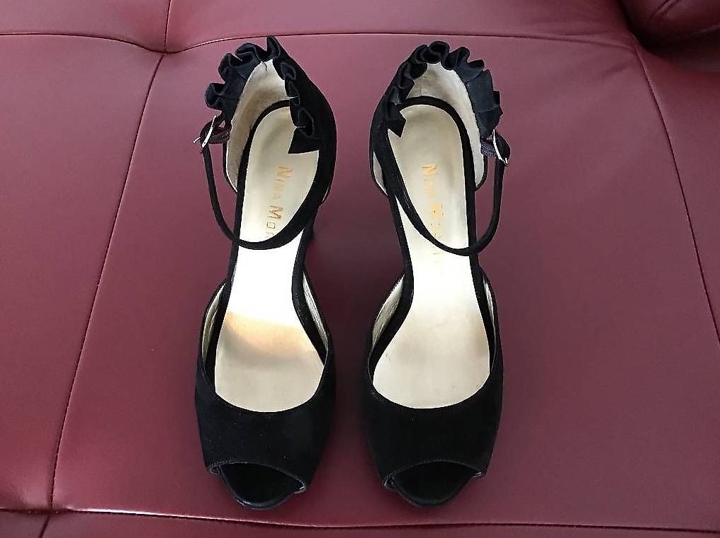 Chaussures femmes: Sandales en cuir – D'occasion à Neuchâtel par sta_7qfy 2