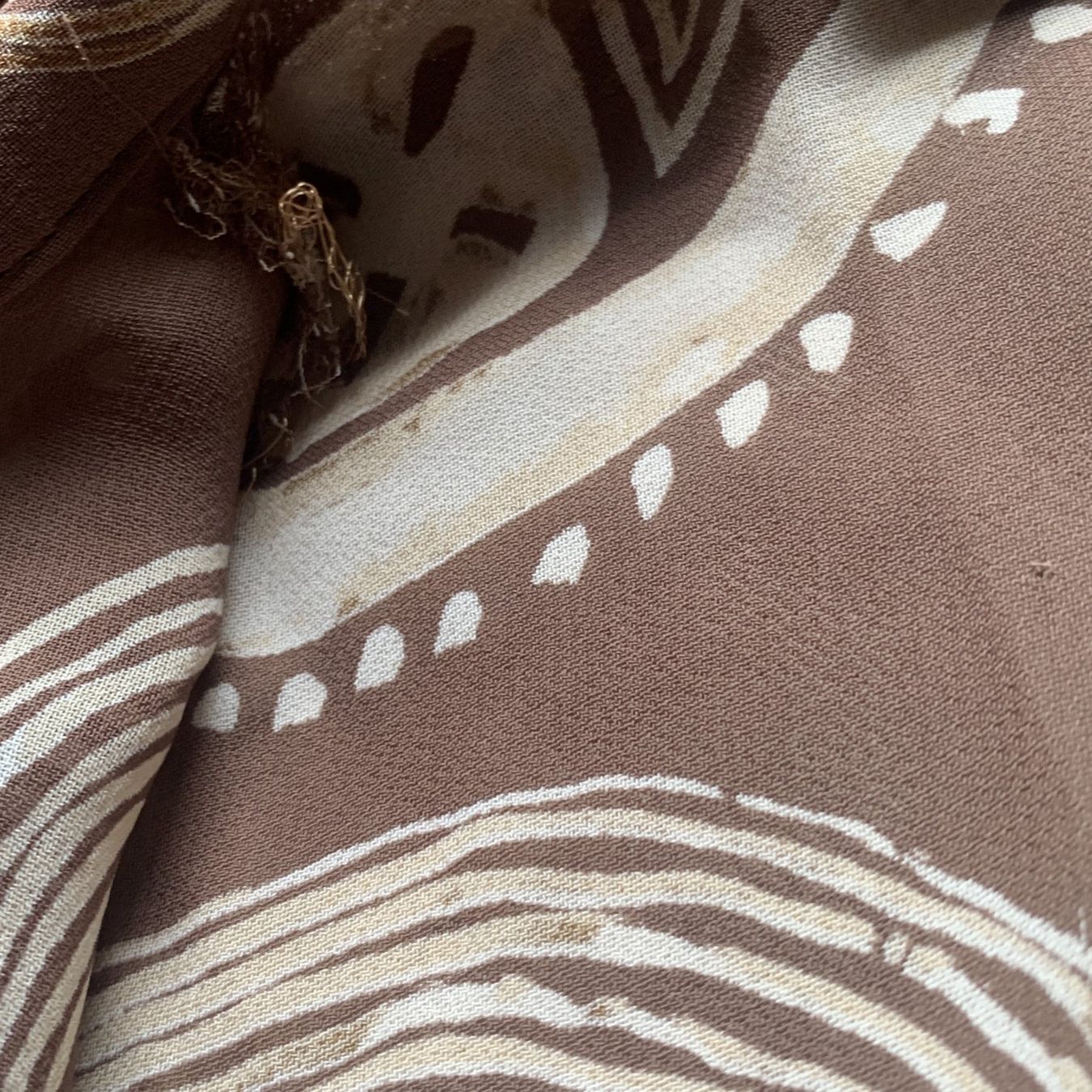 Gérard Darel Camicette: Vintage-Bluse von Gerard Darel mit braunem Muster – Usato da Chalais venduto da Decoarts.art 5