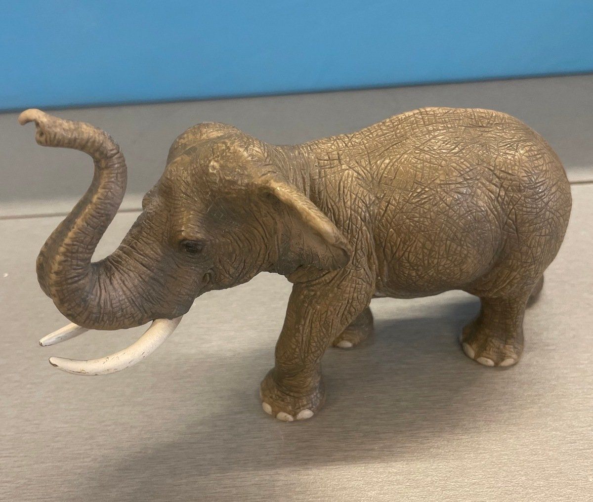 Schleich Spielzeuge: Schleich Elefant mit Jungem und Nashorn – Gebraucht aus Sirnach von sagrotin 7