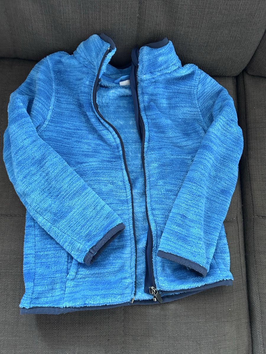 Kleiderpakete & -sets: Dickes Winterjäckli und langarm Pullover gr 110/116 – Gebraucht aus Schötz von Maumau83