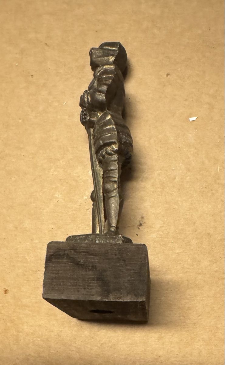 Statuette: Ritterfigur auf Sockel – Usato da Wettswil venduto da osoma99 1