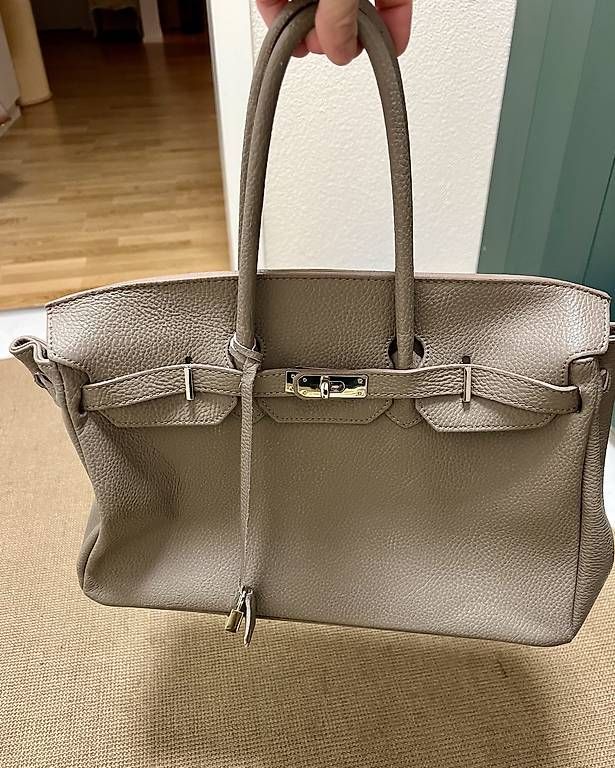 Borse da donna: Handtasche Leder taupe – Usato da St. Niklausen LU venduto da Mimmi86