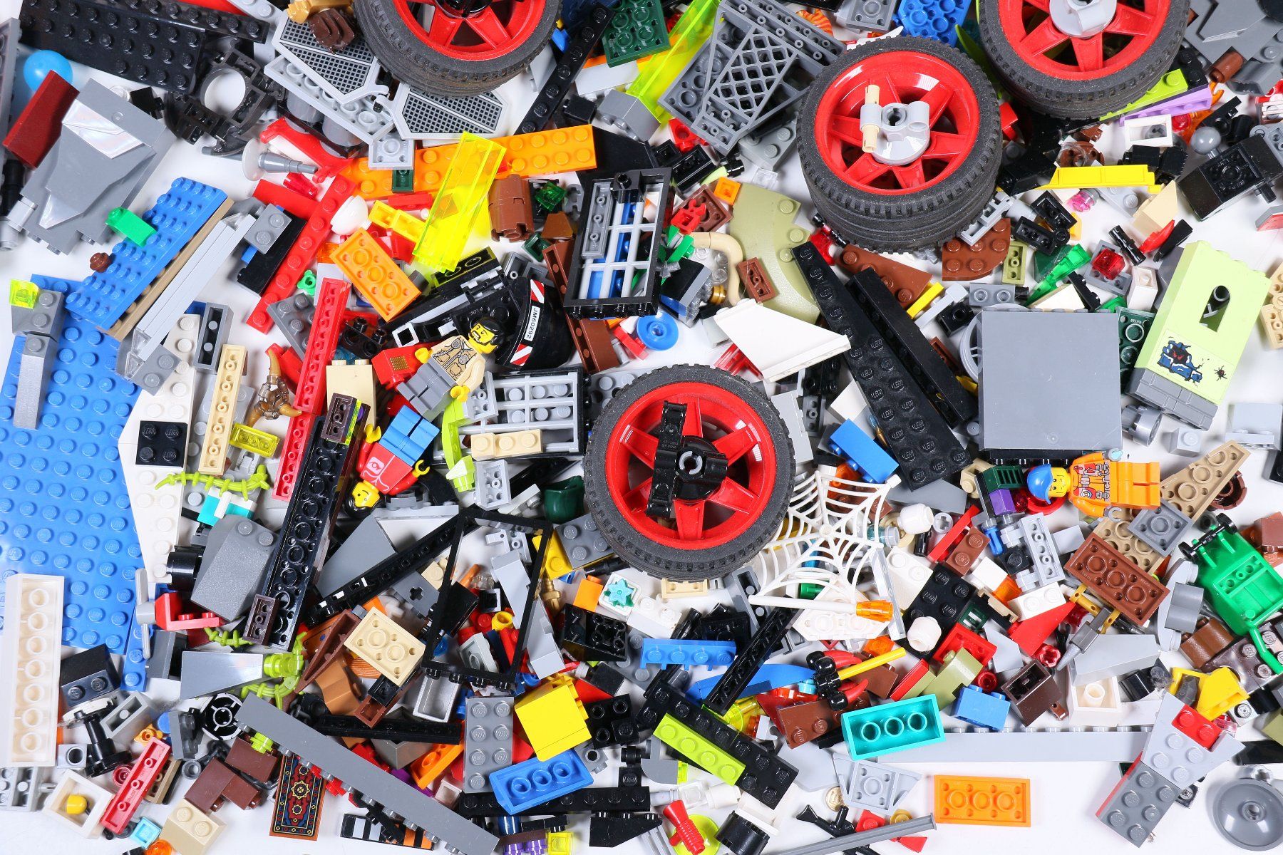 Lego Baukästen: 1.5 kg. Legoteile mit Minifiguren – Gebraucht aus Hettlingen von Scholi99 2
