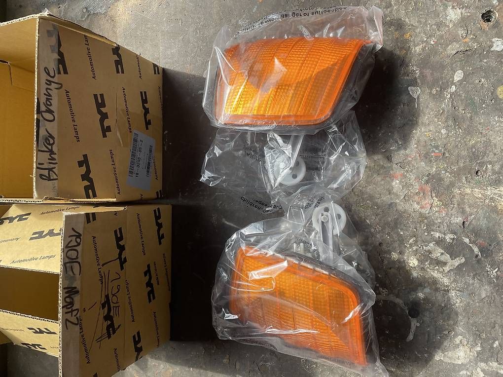 Alle Autoersatzteile: Mercedes W201 190E Blinker Orange – Gebraucht aus Altstätten SG von luk_y5gw