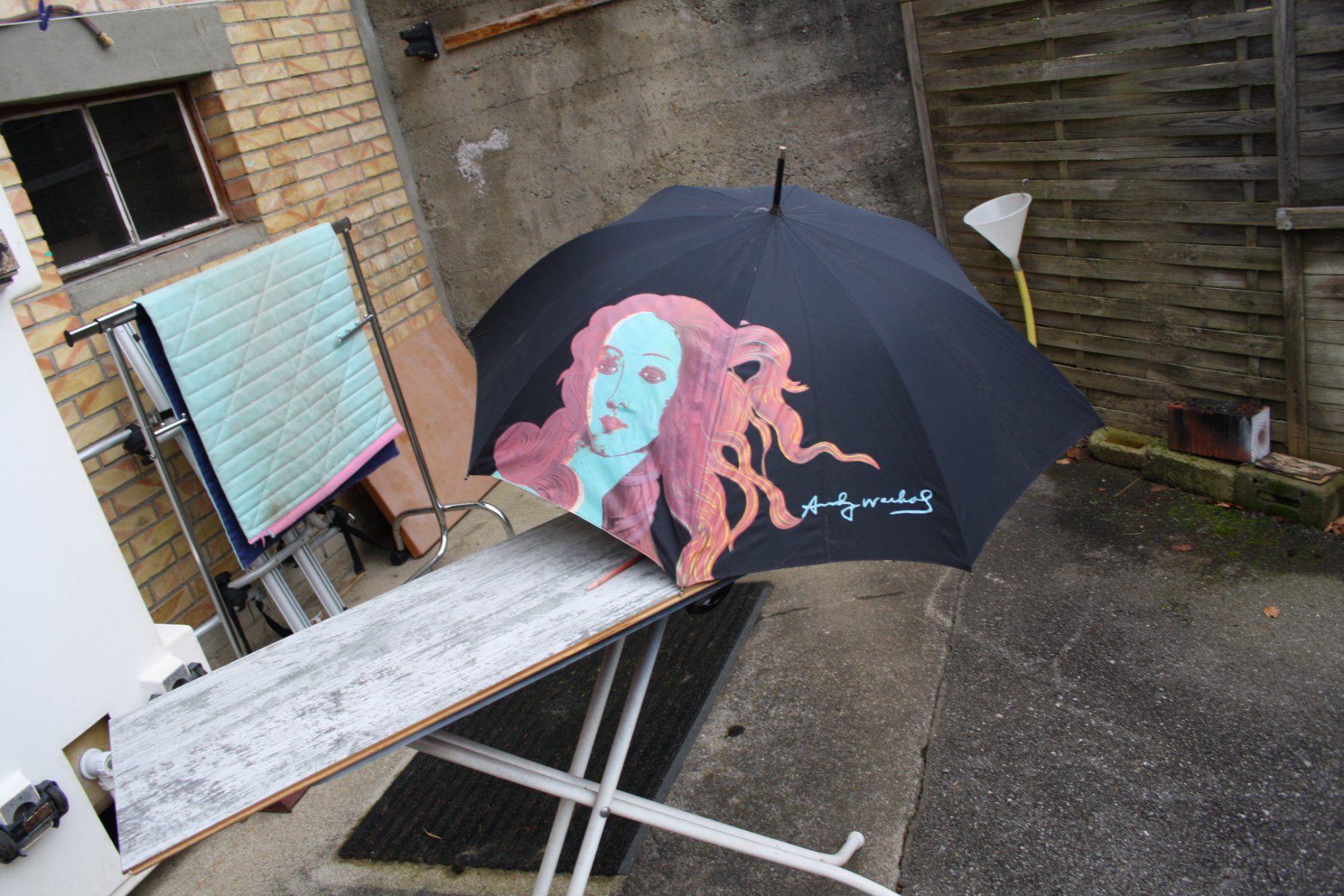 Regenschirme: ANDY WARHOL SCHIRM – Gebraucht aus Wauwil von Pneuedy 3