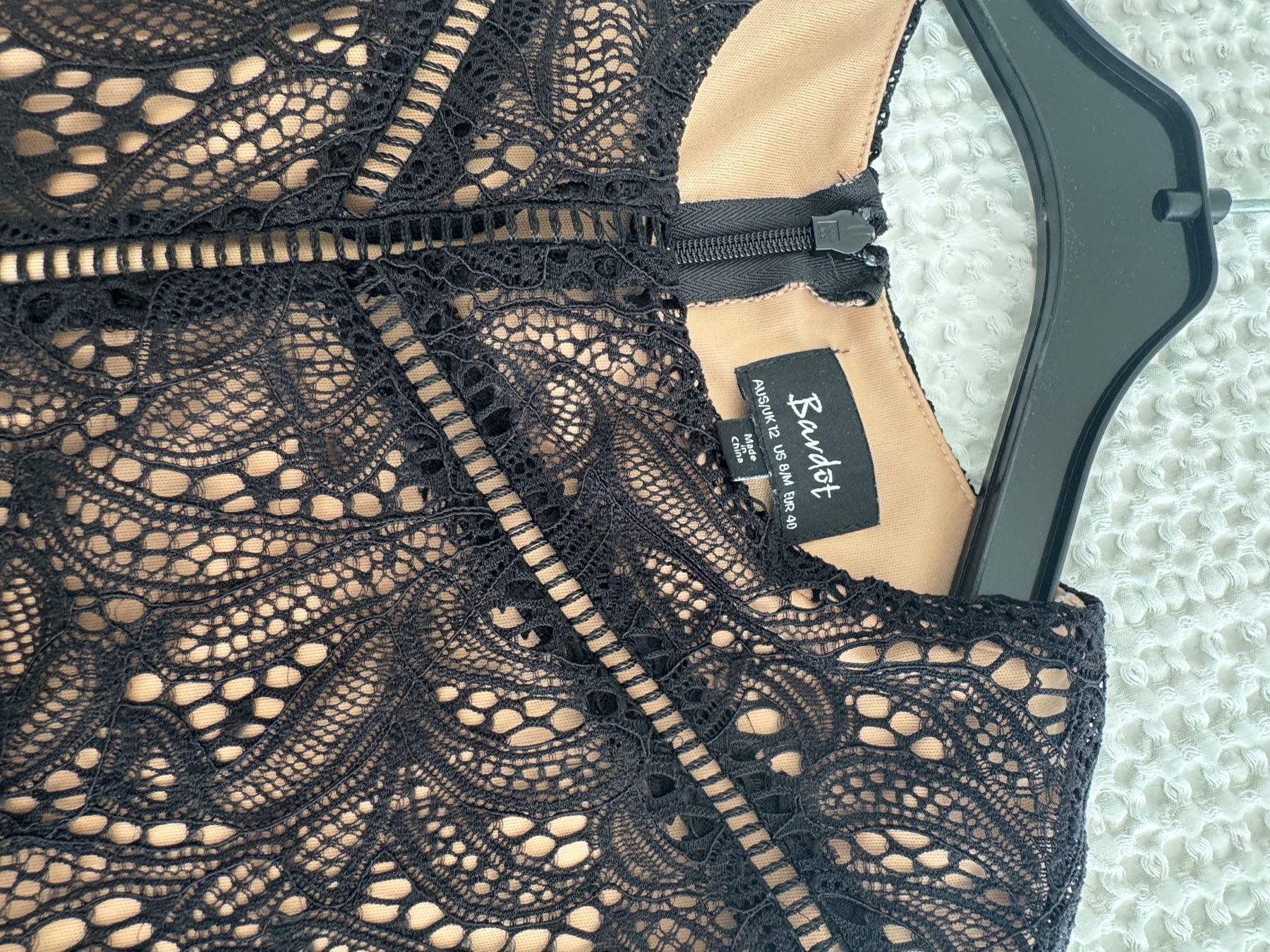 Kleider: Elegantes Spitzenkleid Gr. 40 schwarz Festlich – Gebraucht aus Basel von Ma_2307 1