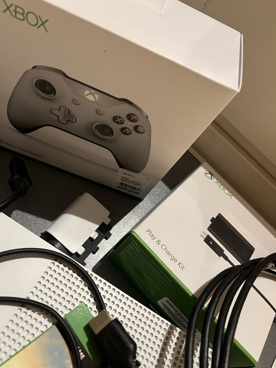 Microsoft Console: Xbox One Konsole mit viel Zubehör – Nuovo (secondo la descrizione) da Rupperswil venduto da sige82 2