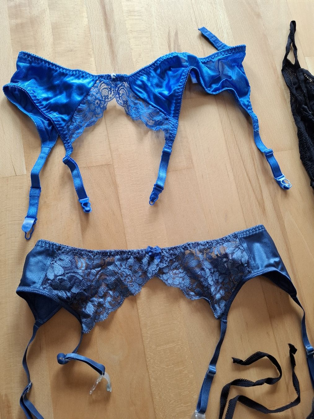 Altra biancheria intima: Strumpfhalter, Strümpfe Set gem. Bilder – Usato da Niederrohrdorf venduto da Sweetcat 2