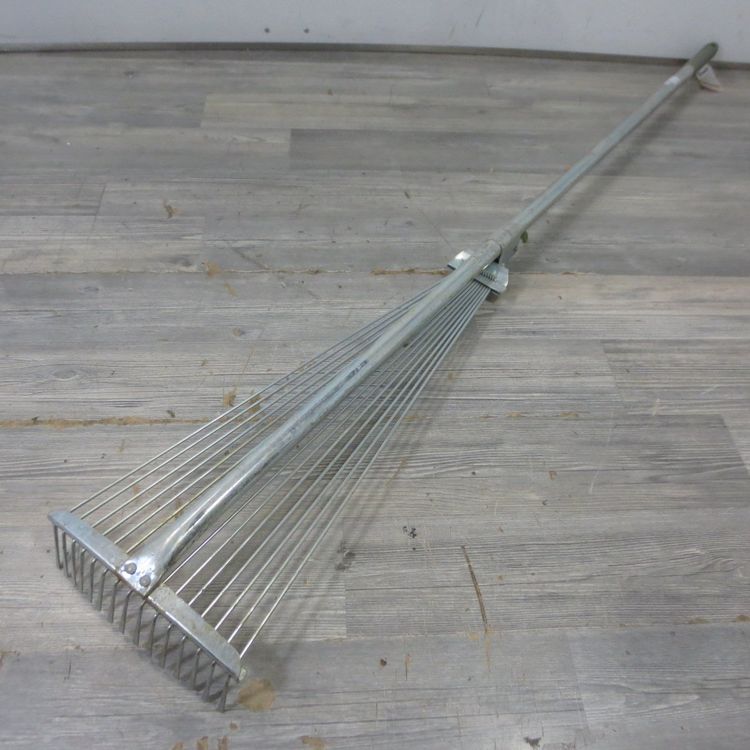 Flora Laubbesen Mit 22 Flachzinken - Robuster Rechen Für Gartenarbeit