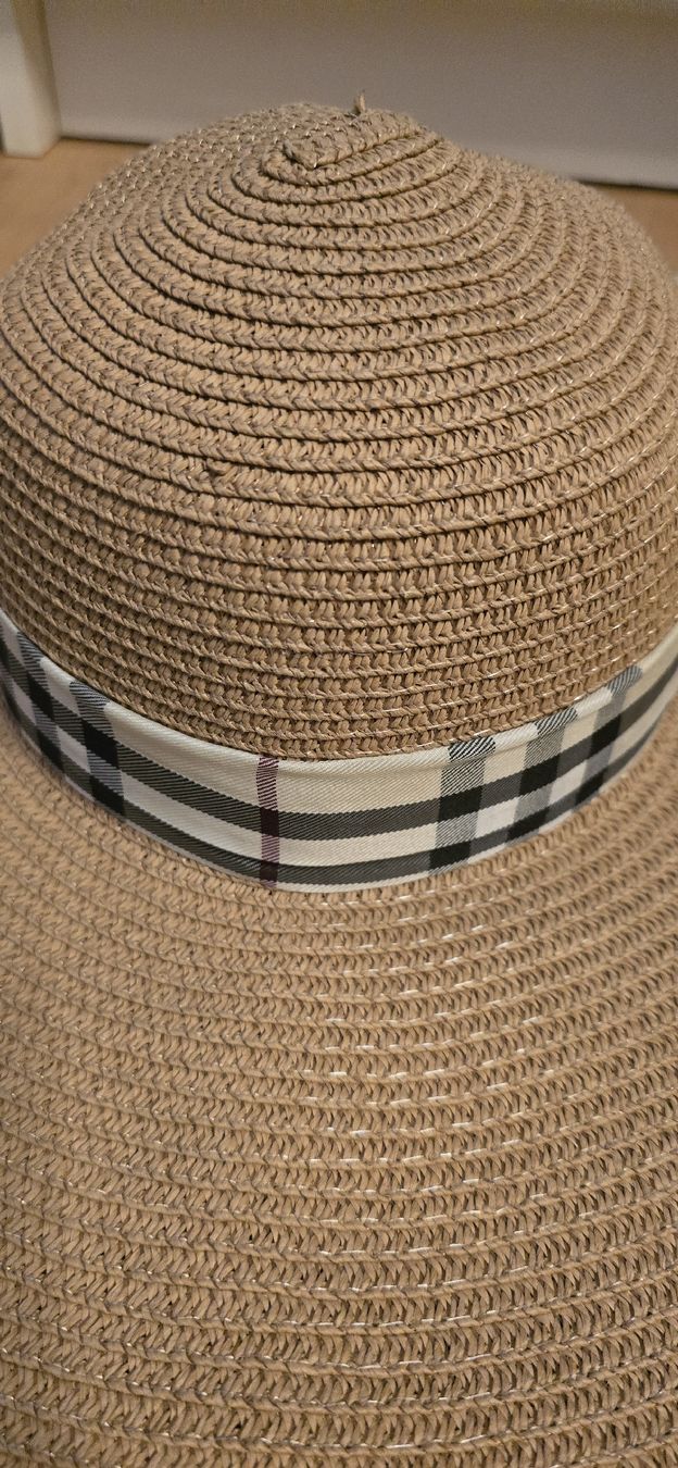 Copricapi, berretti & cappellini: Sonnenhut mit Burrberrystyle Band – Nuovo (secondo la descrizione) da Schöftland venduto da Demndy 4
