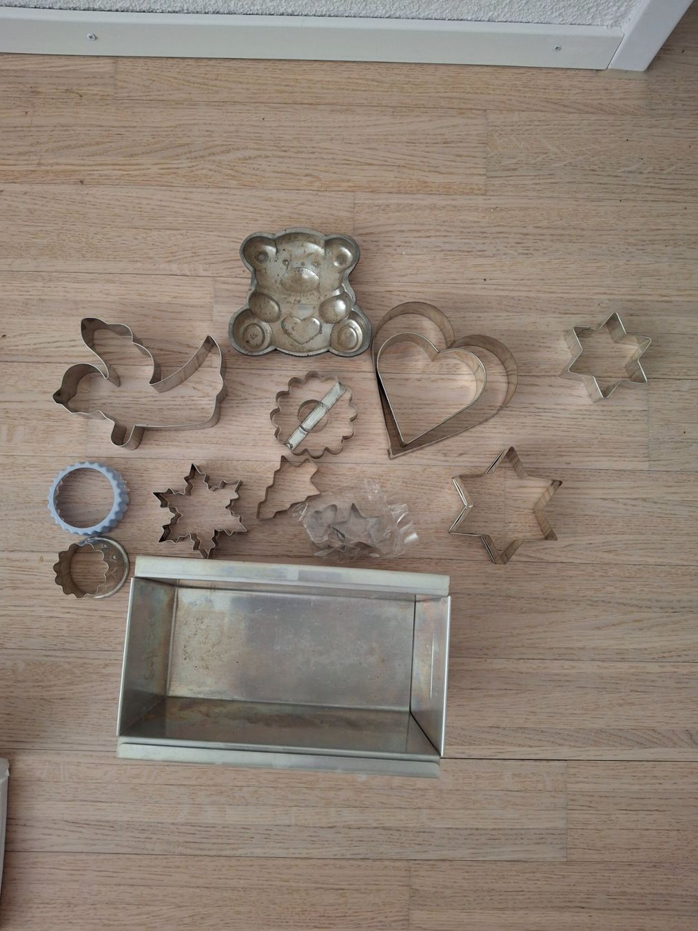 Moules à gâteaux: Set mit ca. 70 Backformen / Ausstechformen – D'occasion à Dietikon par Hwengi 3