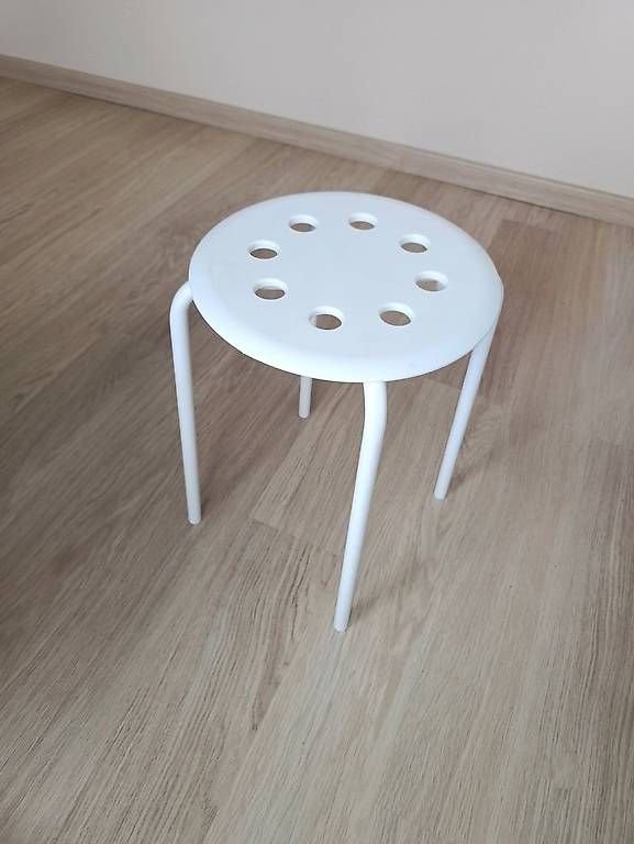 Schreibtische: Moderner Schreibtisch mit Regalflächen + Stuhl – Gebraucht aus Riniken von val_tzl5 2