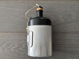 Feldflasche Ord. 1932/70  SIGG 1982 und Becher JE 1981