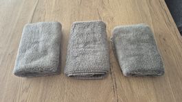 3 Kuschelige Frottiertücher in Grau - Vossen 100x50 cm