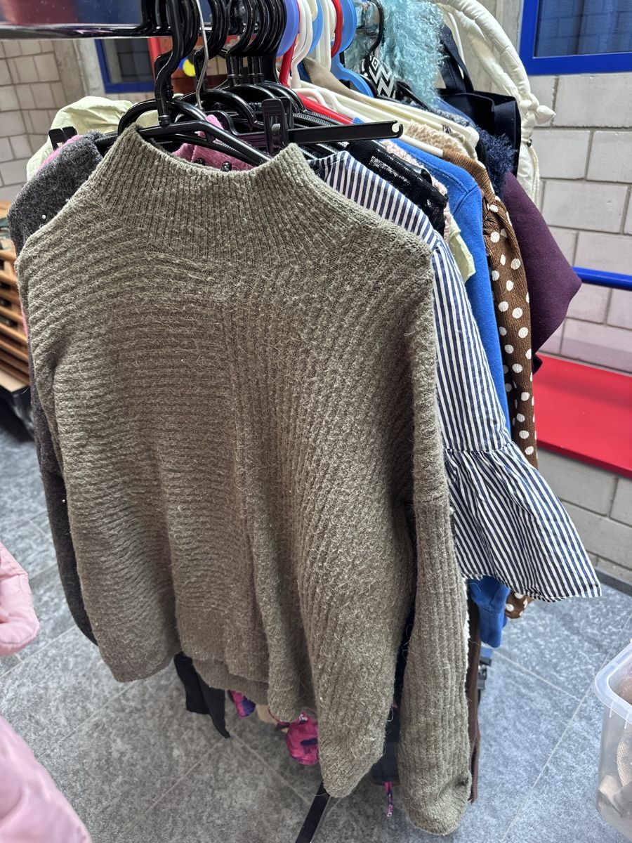 Zara Lotti di vestiti: Herbstpacket Grösse xs/s pullover jacken  – Usato da Ebikon venduto da amaxandx 5