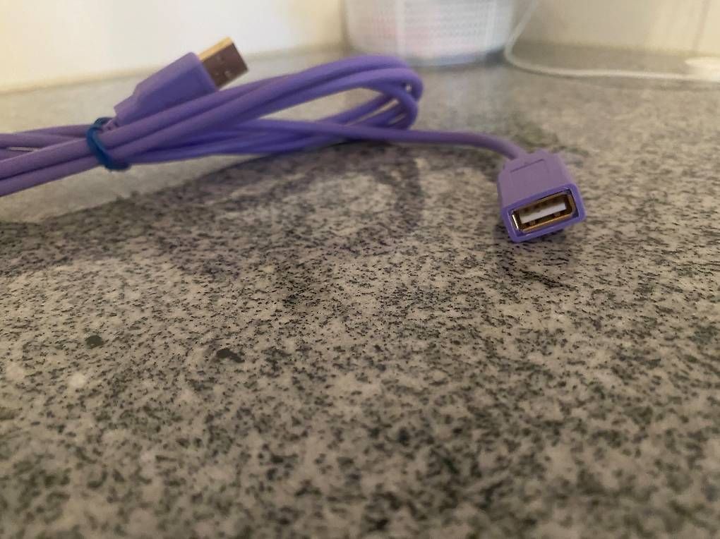 Cavi: USB-Ladekabel  Lila, ca. 1 Meter – Usato da Gebenstorf venduto da Melodi61 2