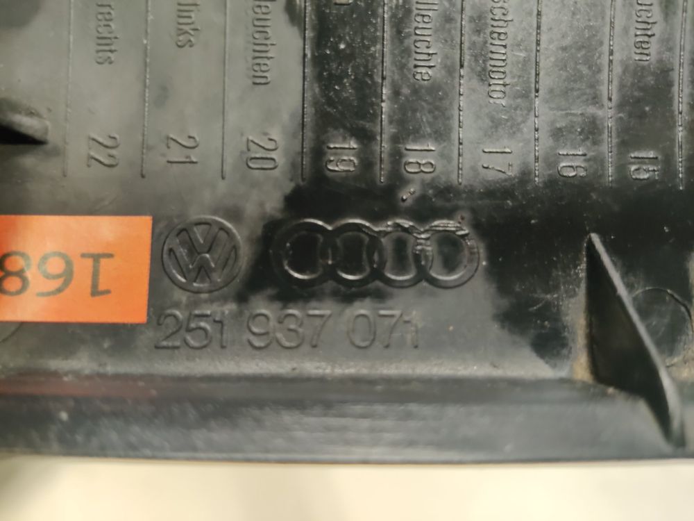 VW T3 Sicherungskasten Deckel Schwarz 251 937 071 (Gebraucht) in