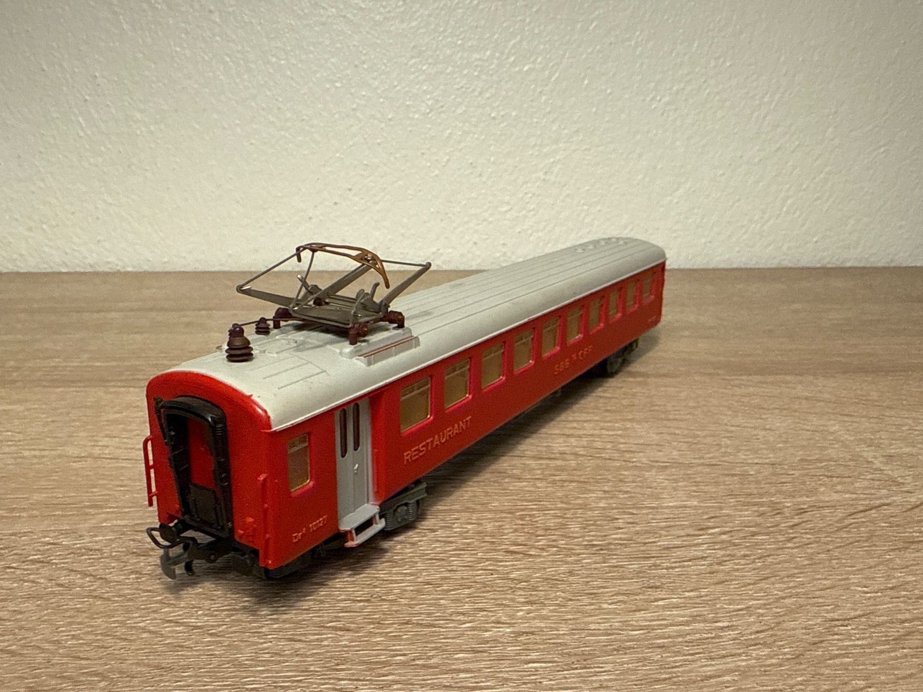 Kleinbahn Modellini di ferrovie: Kleinbahn Speisewagen SBB H0 (2) – Usato da St-Aubin-Sauges venduto da Lo_Go 2