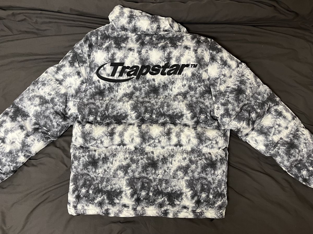 Trapstar Jacken: Trapstar Puffer Jacket Tie-Dye Size L – Neu (gemäss Beschreibung) aus Bern von Nelbla
