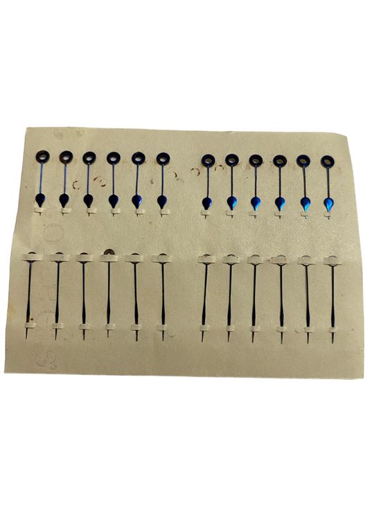 Lot De 100 Aiguilles De Seconde Universo Pour Calibre FHF 72/4 - Neuf Avec étiquettes, Fabrication Suisse