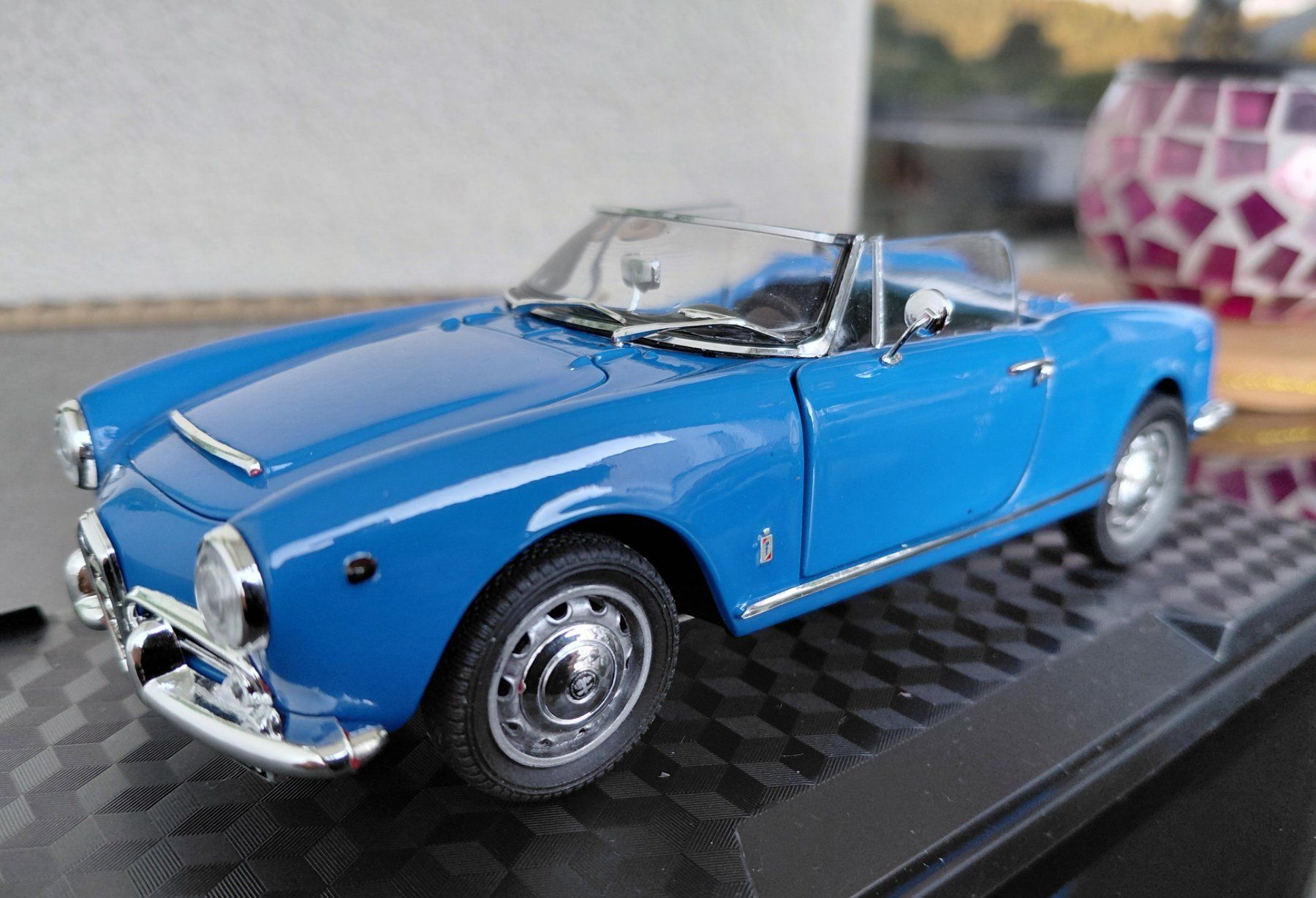 Modellini d'auto: Alfa Romeo Giulia 1600 Spider – Nuovo (secondo la descrizione) da Bottenwil venduto da Toyscout