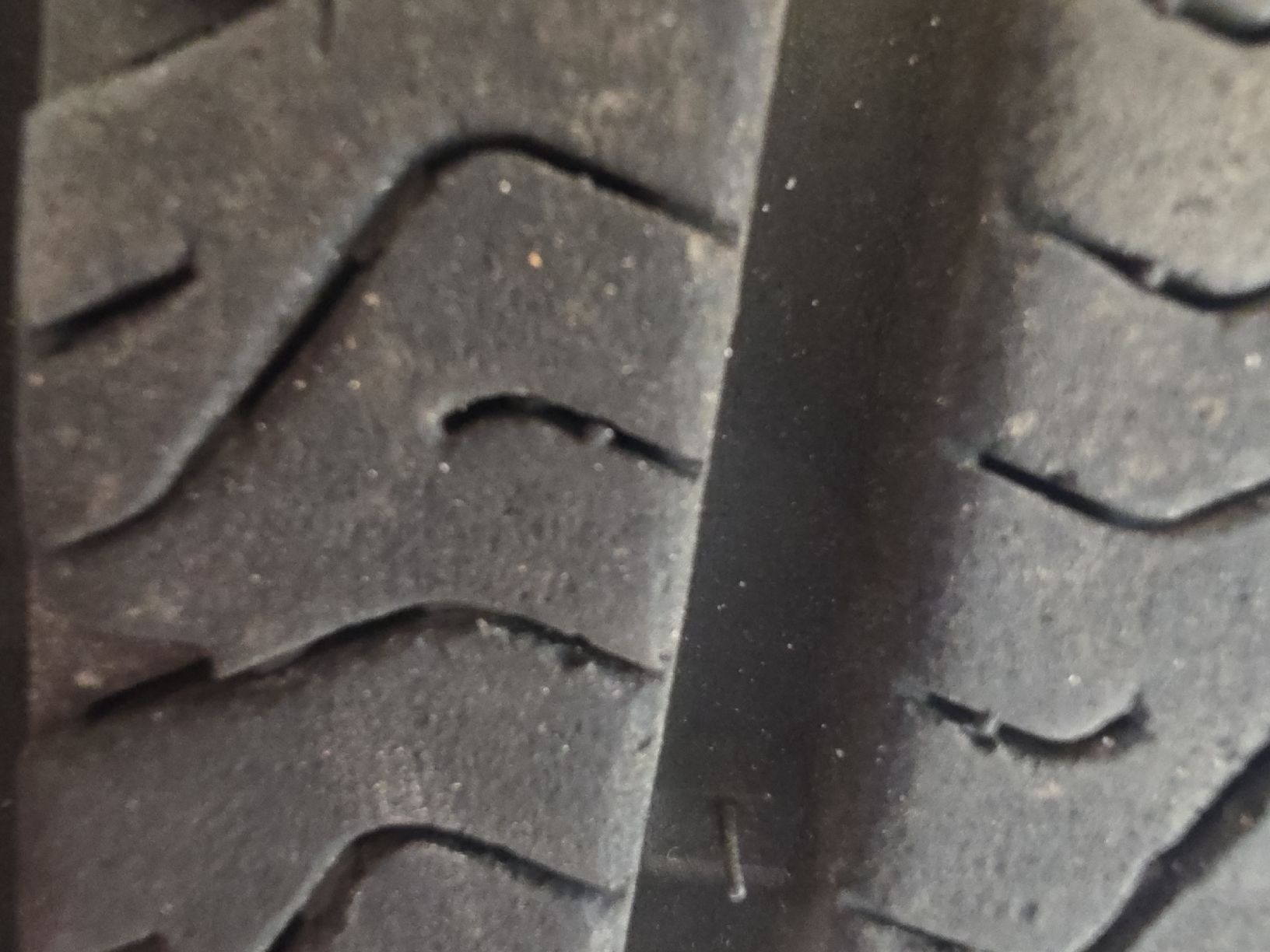 Michelin Pneus & Roues: 2 Michelin Agilis Camper 225/75 R 16 – D'occasion à Oberwil (Dägerlen) par Lugi17 1