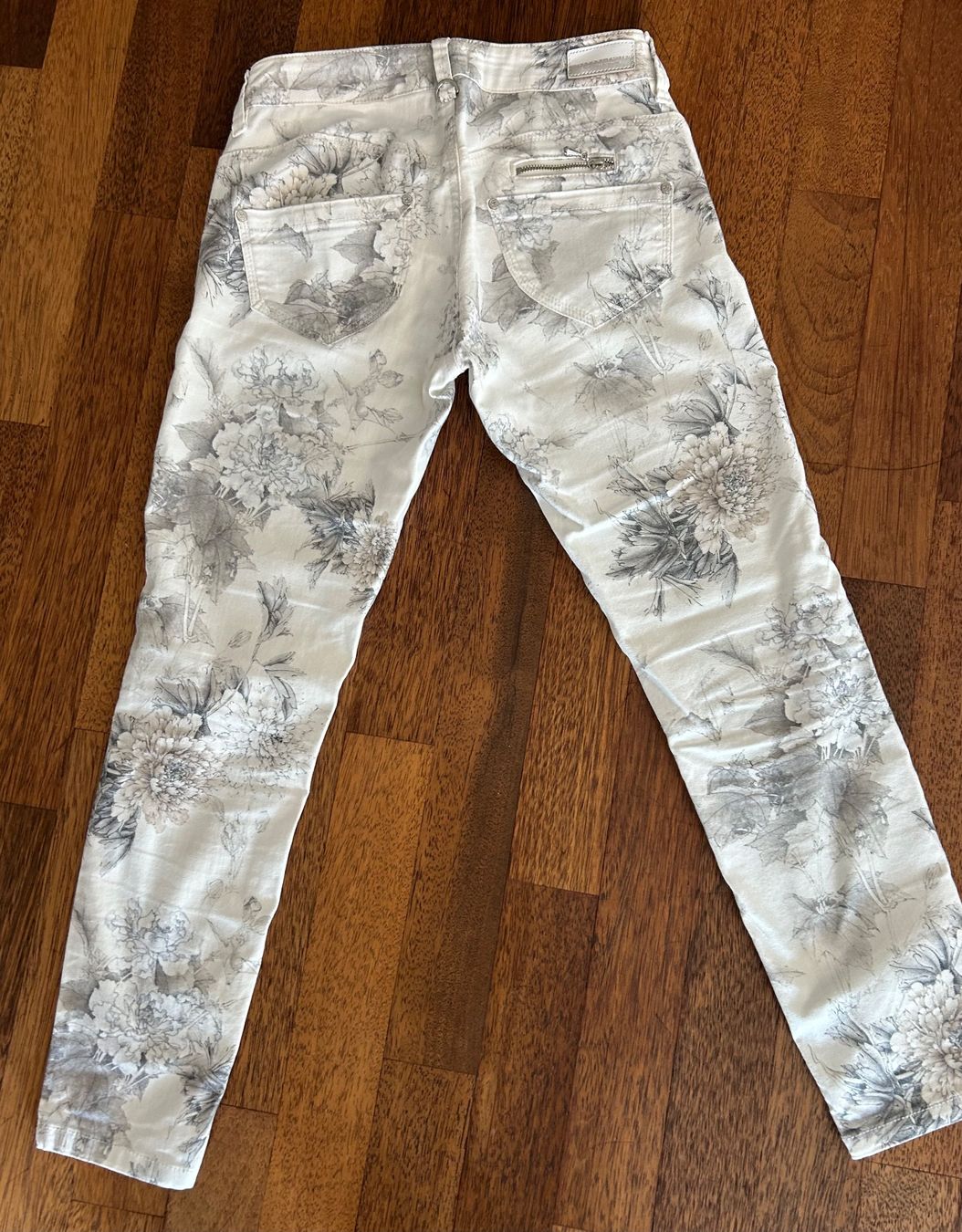 Freeman T. Porter Pantalons: Freeman T. Porter, 27 – D'occasion à Seuzach par Megane1
