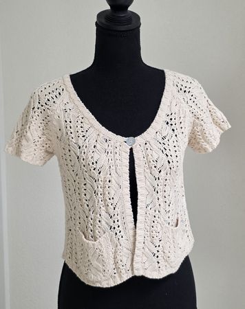 Strickjacke kurzarm beige Grösse M