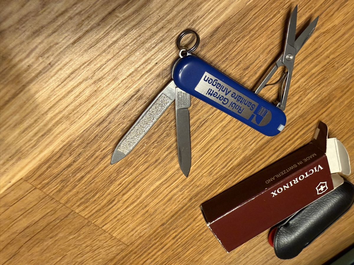 Victorinox Coltelli tascabile: Victorinox Sackmesser, blau mit Werbung – Nuovo e nell'imballaggio originale da Goldach venduto da Messerguru 2
