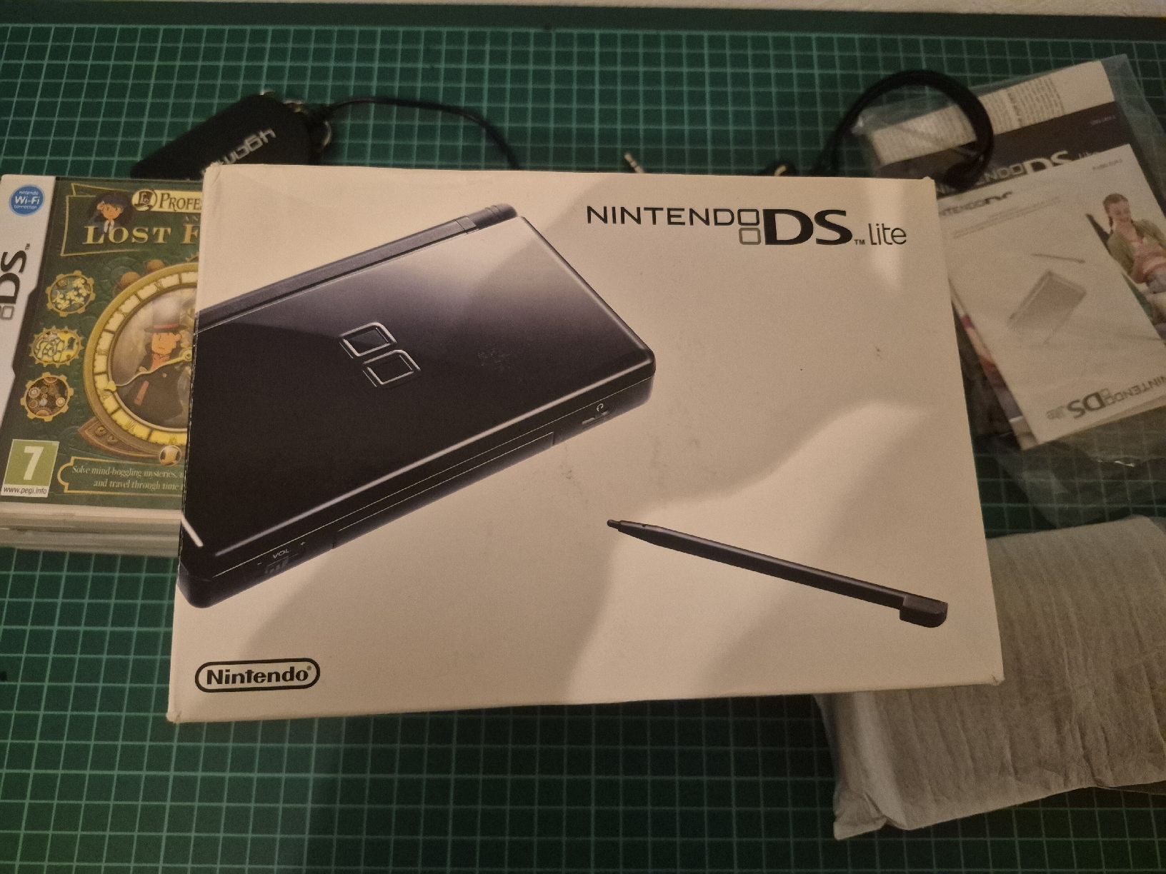 Nintendo Konsolen: Nintendo DS Lite Black Console Bundle -! in ovp – Gebraucht aus Meyrin von Retro-GZ 5