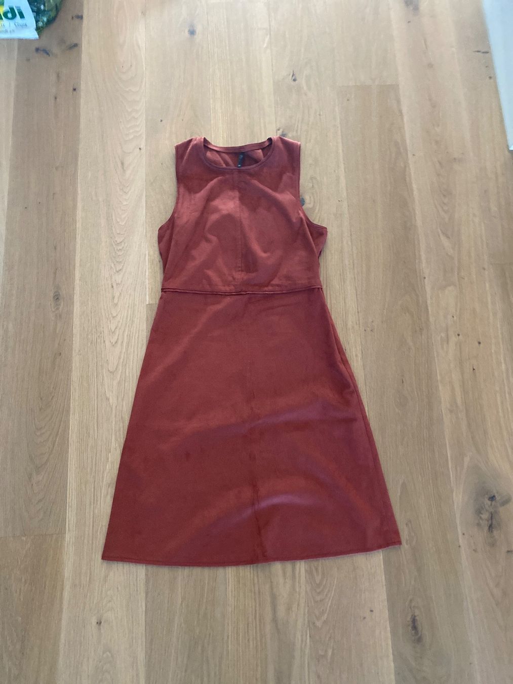 Only Vestiti: Kleid kurz Rostrot – Usato da Bolligen venduto da Noeggeli10