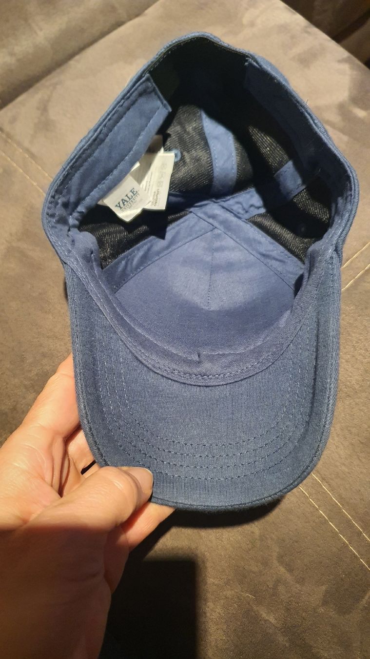 H&M Mützen & Schals: Yale Cap gr. 74 – Gebraucht aus Flawil von minggeli83 1