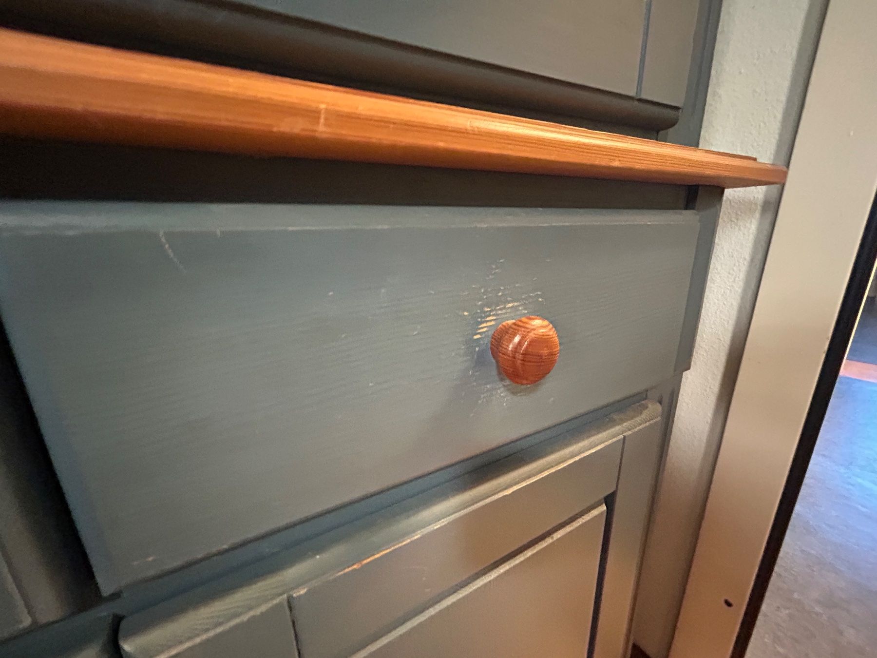 Armadi: Buffetschrank mit Glaseinsatz blau – Usato da Winterthur venduto da 4martis 5