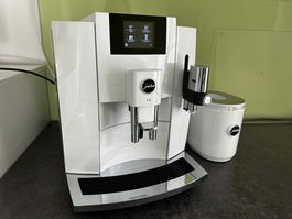 Jura Kaffeevollautomat E8 (SB) Piano White