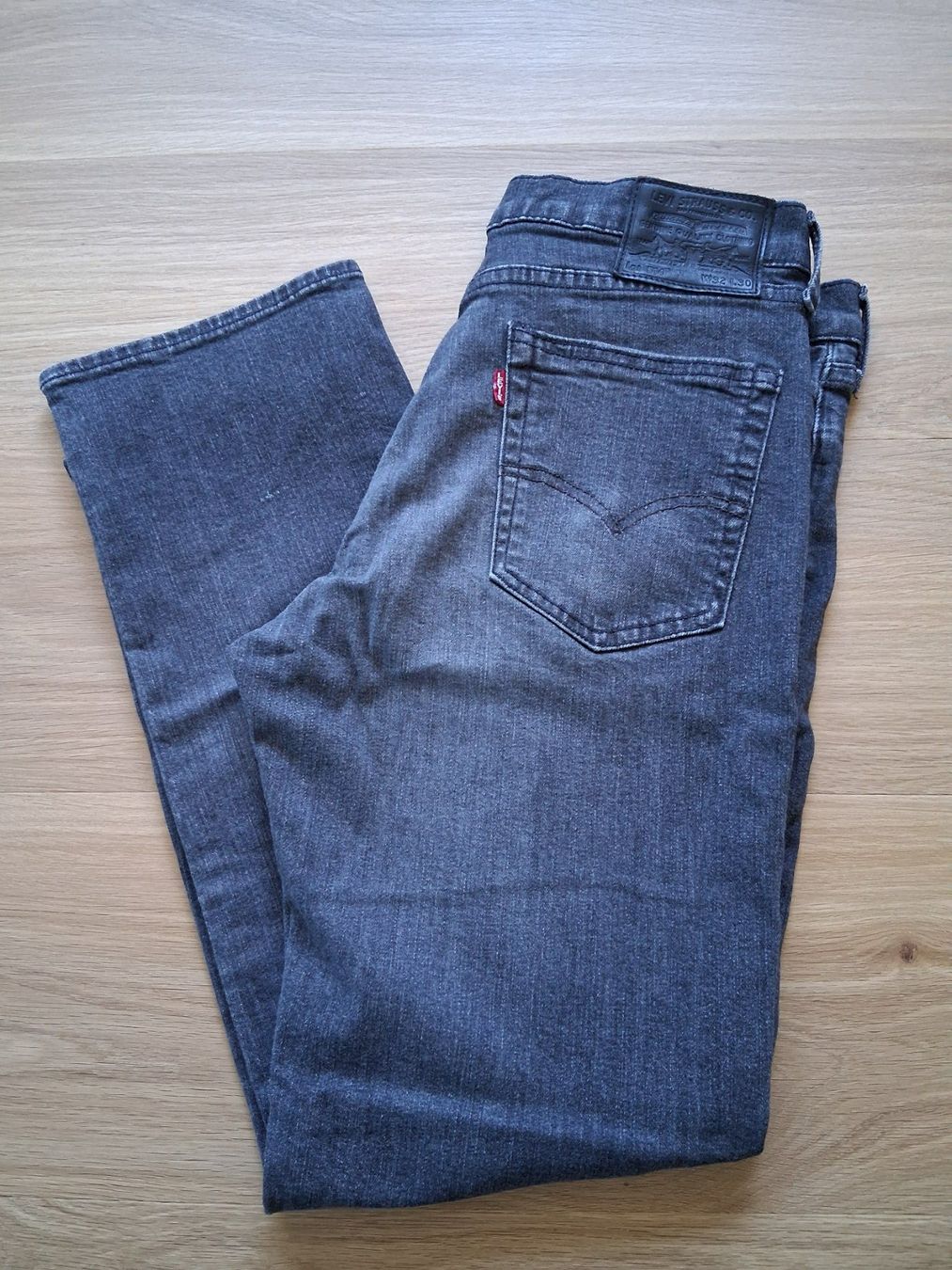 Levi's Jeans: Levi's Herrenjeans grau 32/30 – Gebraucht aus Lengnau AG von Nathi88