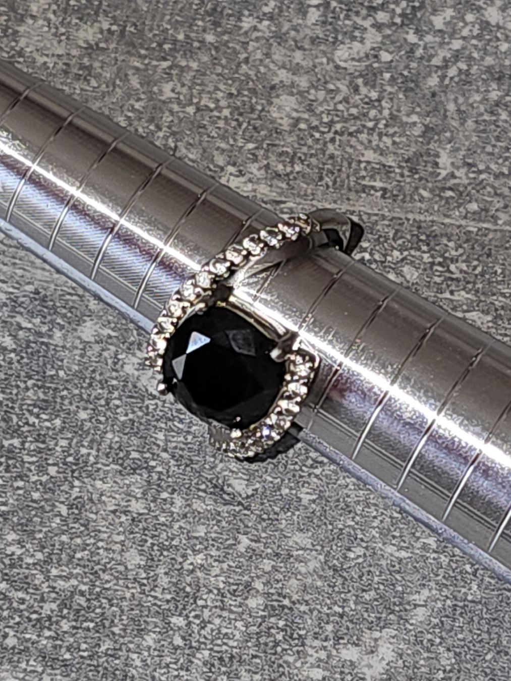 Anelli: Elegante Ring mit schwarzem Stein, Grösse 55, silber 925 – Usato da Herzogenbuchsee venduto da tgi_rln7 2