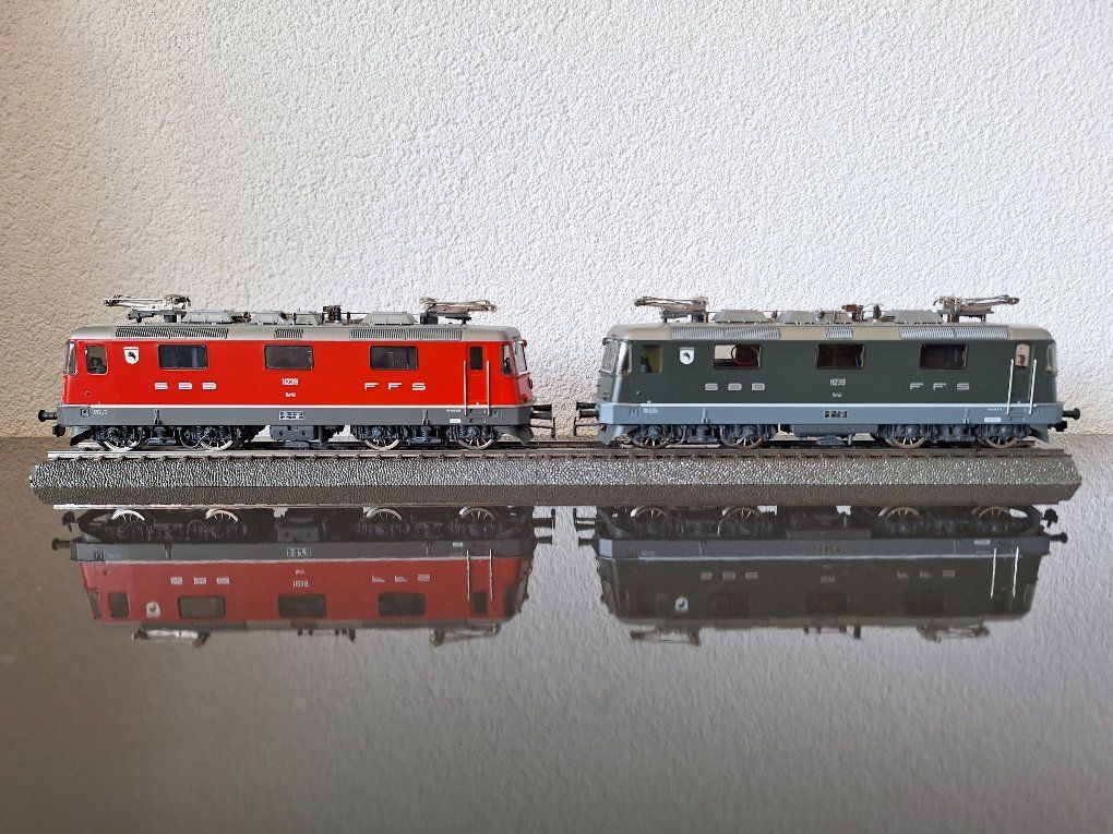 Hag HO. 2 locomotives CFF Re 4/4 II avec écusson Porrentruy (Neu ...