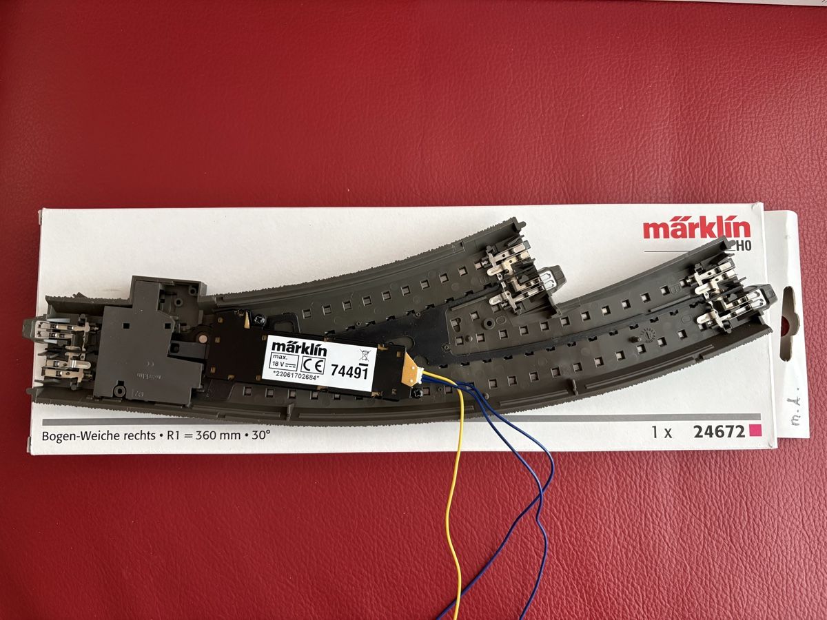 Märklin Modellini di ferrovie: MÄRKLIN 24772 Bogen-Weiche rechts – Usato da Zuzwil SG venduto da Zibu-3 1