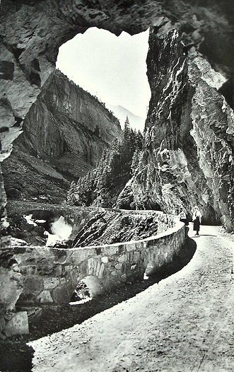Cartoline postali: KANDERSTEG Neue Gasterntalstrasse – Usato da Jona venduto da philajona