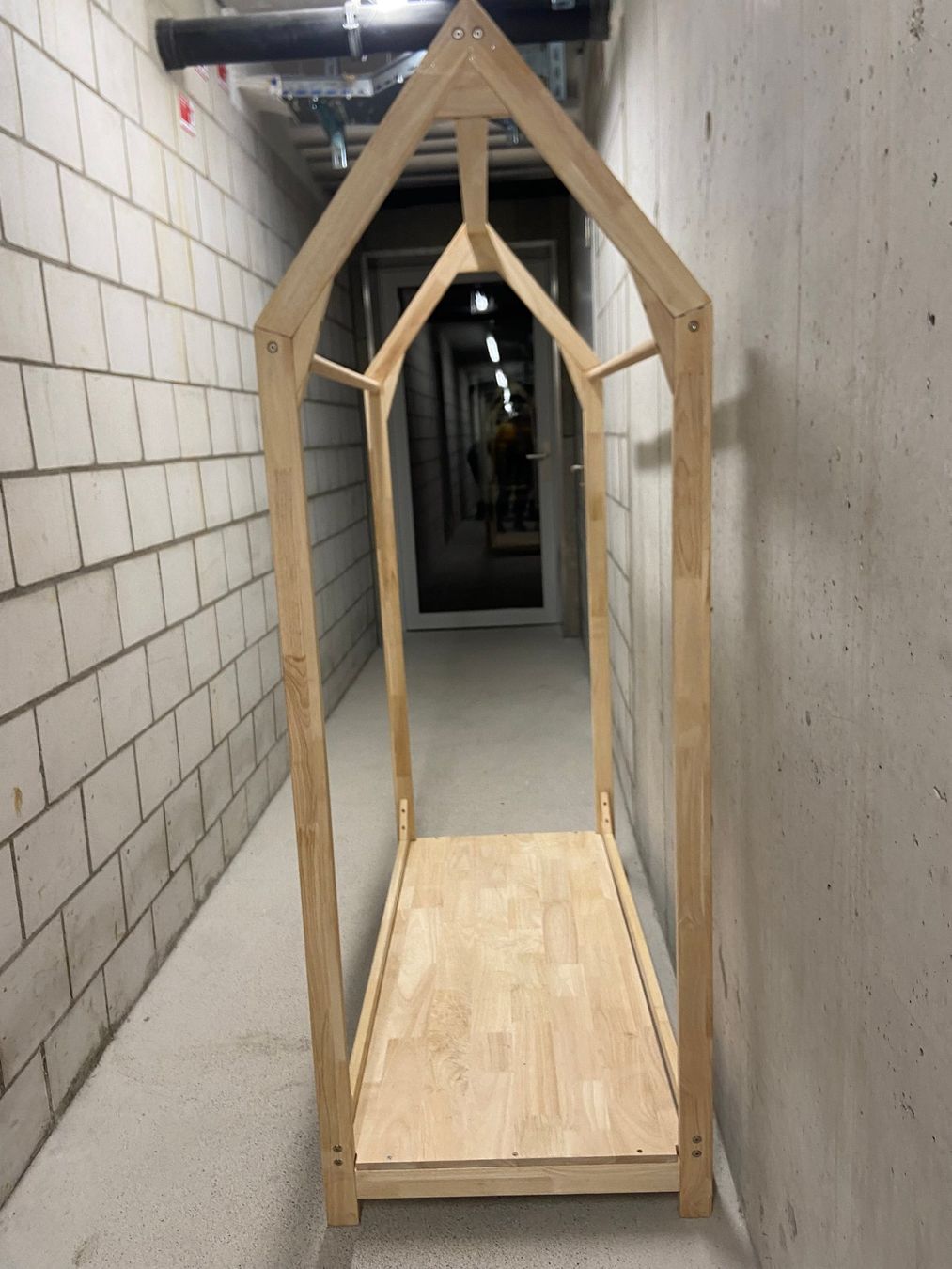 Porte manteau: Holzgarderobe – D'occasion à Allschwil par SibyLNAT1969