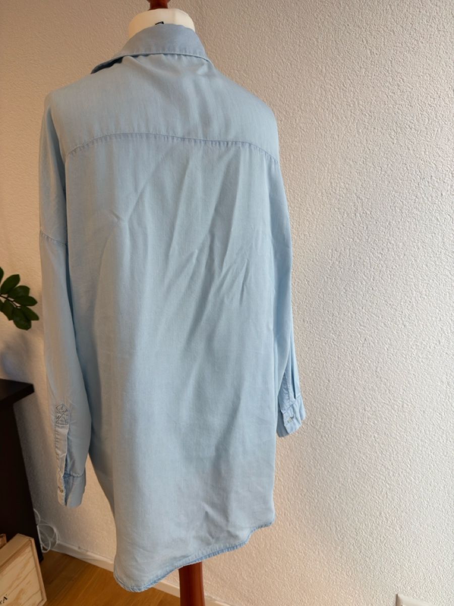 Zara Chemisiers: Zara TRF Hemd, hellblau, Gr. L – D'occasion à Baden par Linda46 2