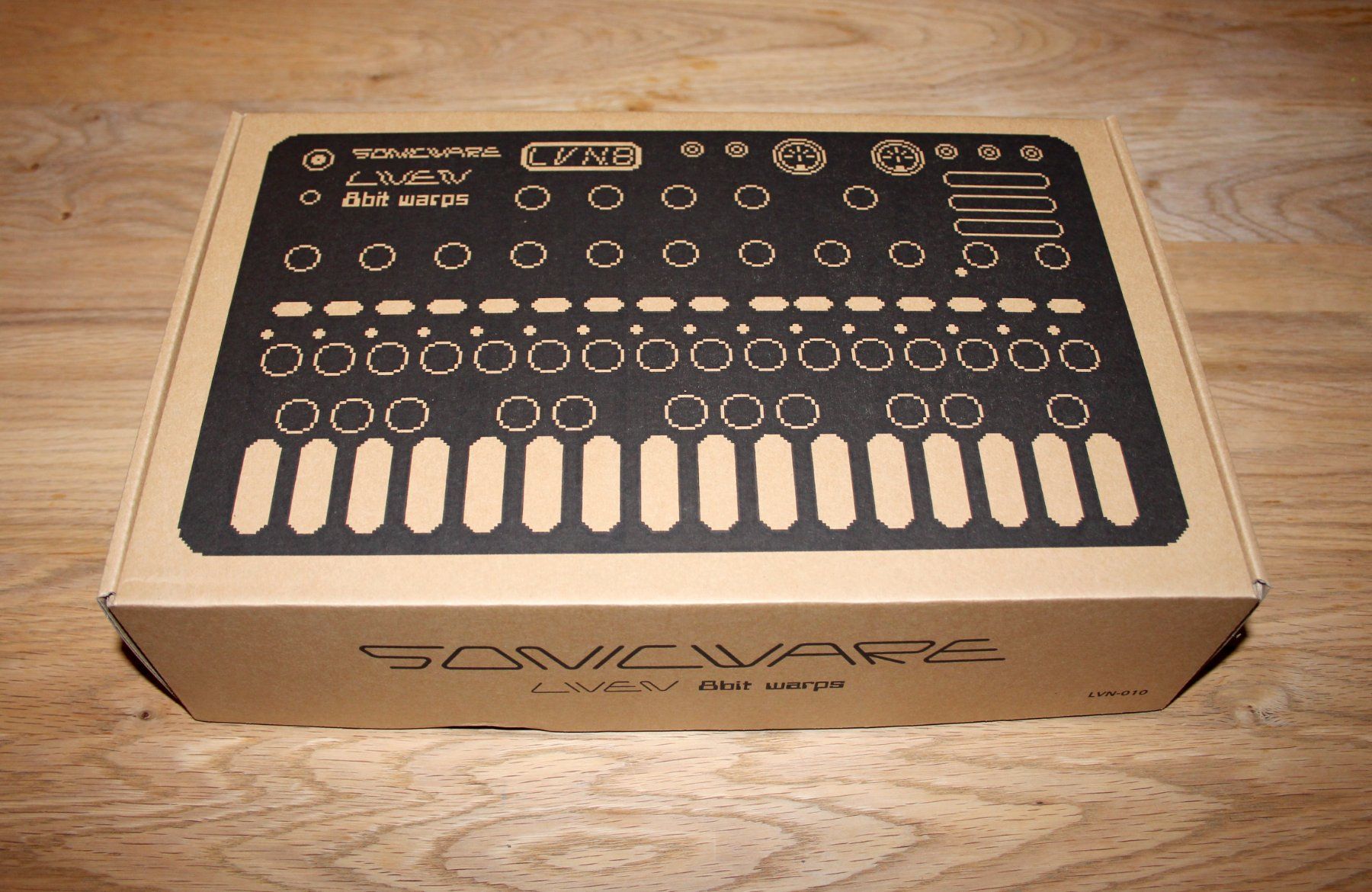 Strumenti musicali: Sonicware Liven 8bit Warps - Kickstarter Edition – Nuovo e nell'imballaggio originale da Münchenbuchsee venduto da Chaoo 1