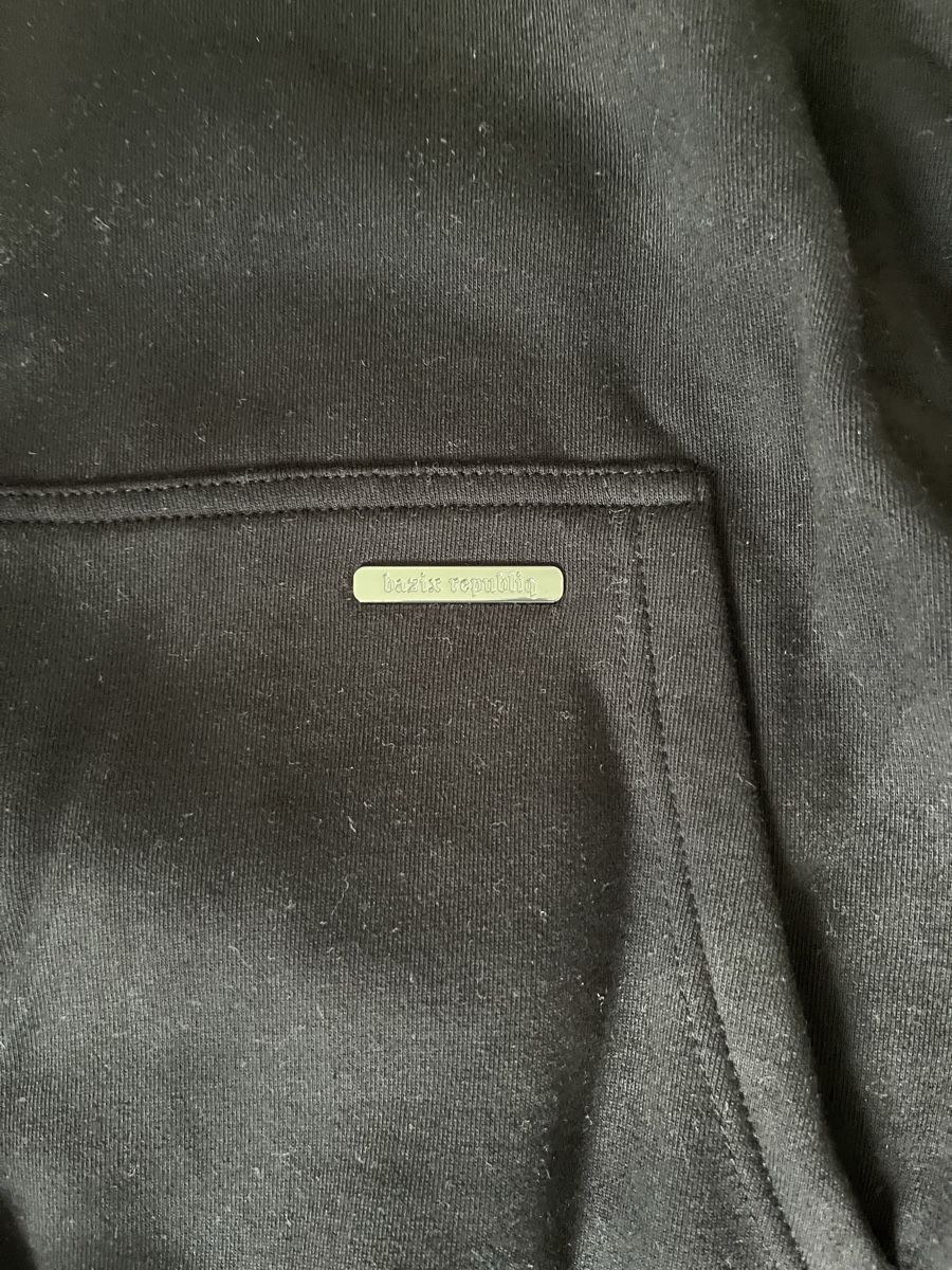 Pullover & Sweatshirts: Schwarzer Hoodie (Oversized) – Gebraucht aus Solothurn von F.G10R 1