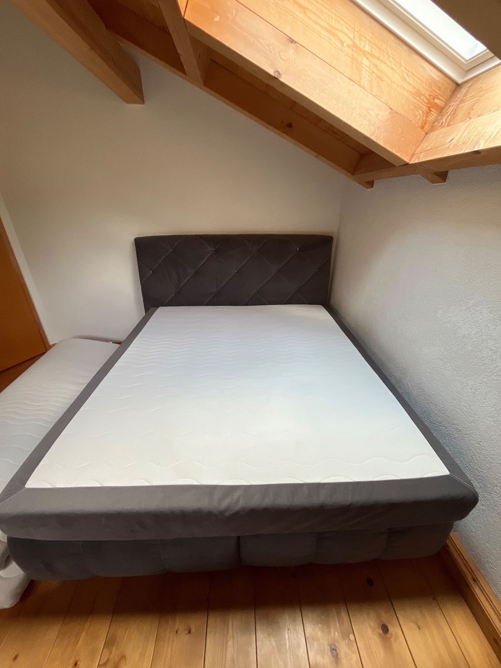 Betten: Boxspringbett 180x200 – Gebraucht aus Diemtigen von gea_l6g2 2