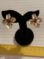 Jolies boucles d’oreilles pierre grenat neuve