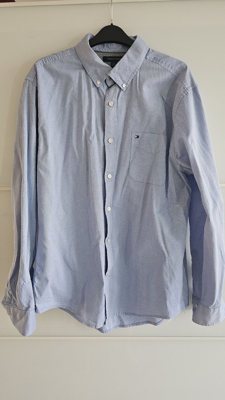 Tommy Hilfiger Hemden: Hellblaues Herrenhemd von Tommy Hilfiger, Grösse L – Neu (gemäss Beschreibung) aus Rothenburg von Roeschu80