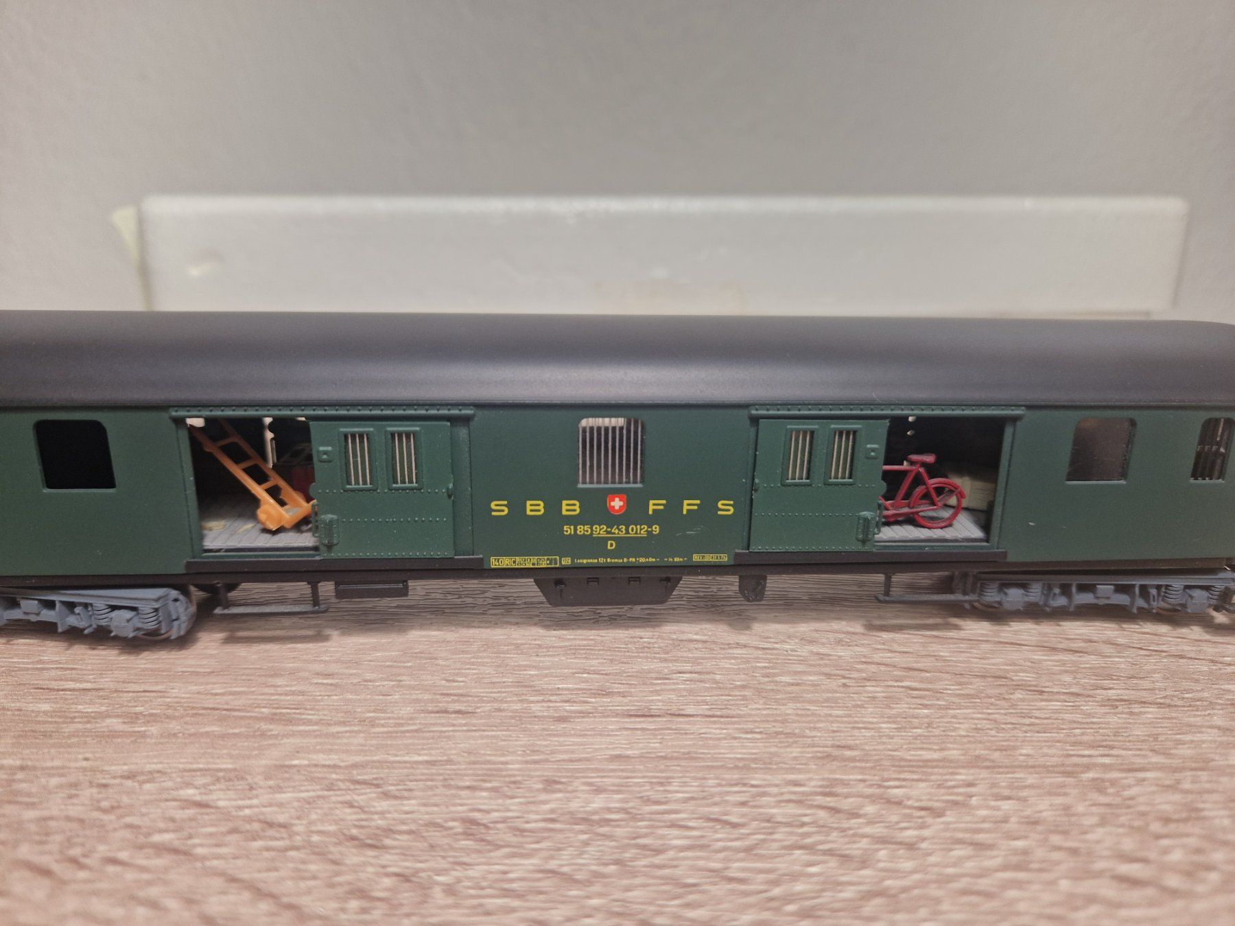 Metropolitan Modellini di ferrovie: Metropolitan 7080 Gepäckwagen SBB H0 – Usato da St-Aubin-Sauges venduto da tantome 4